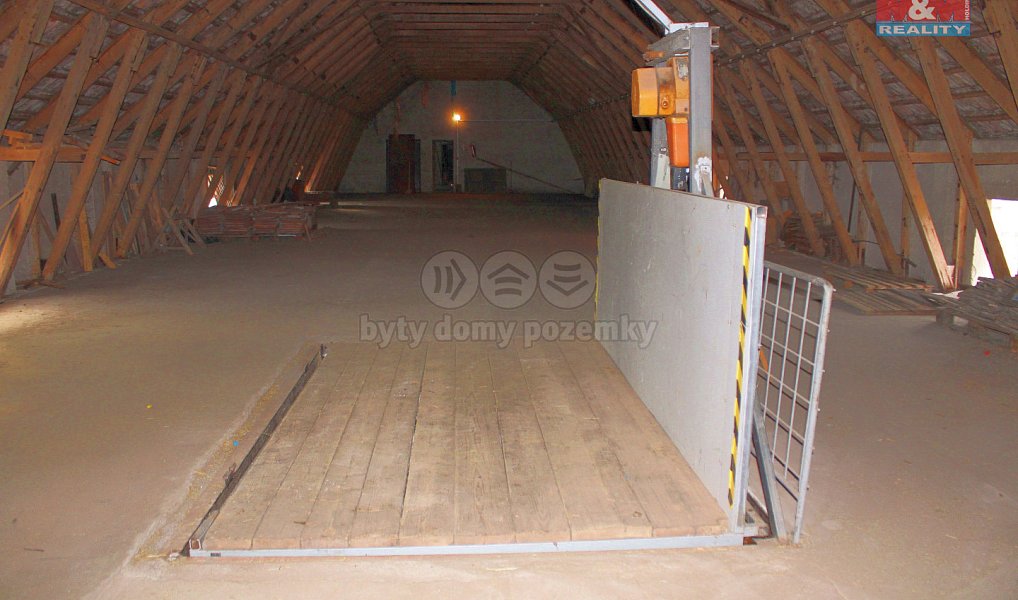 Pronájem skladovacích prostor 500 m², Ostružno – náhled fotky 8