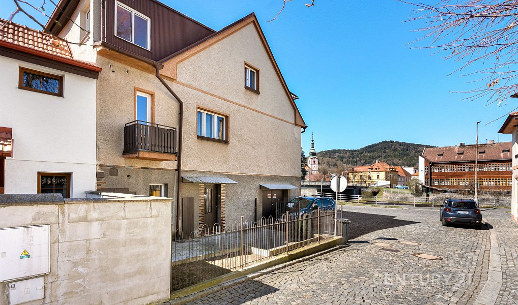 Prodej domu 285 m² s pozemkem 136 m², Sušice – náhled fotky 3