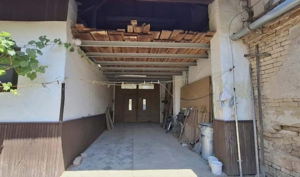 Prodej domu 350 m² s pozemkem 1 963 m², Ivaň – náhled fotky 4