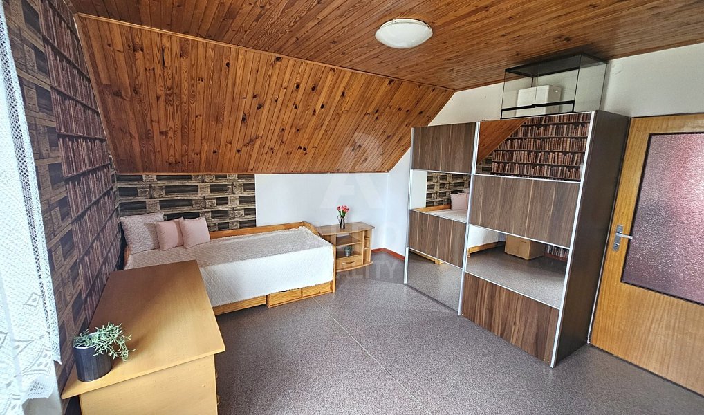 Prodej domu 130 m² s pozemkem 1 020 m², Ločenice – náhled fotky 14