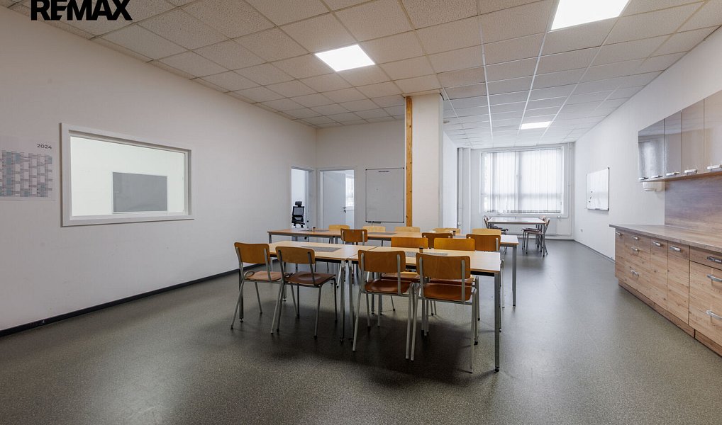 Pronájem výrobních prostor 2 489 m², Chodová Planá – náhled fotky 9