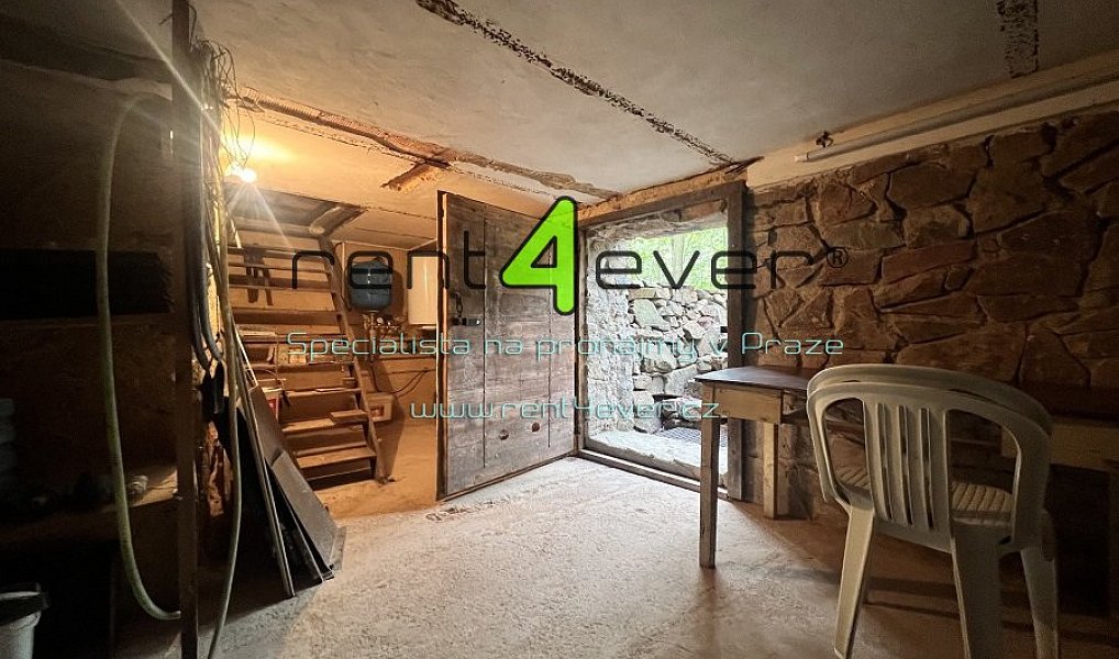 Pronájem domu 30 m² s pozemkem 160 m², Jesenice – náhled fotky 10