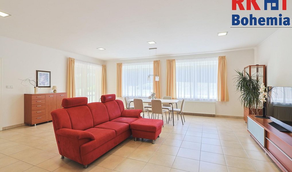 Prodej domu 266 m² s pozemkem 1 426 m², Šestajovice – náhled fotky 36