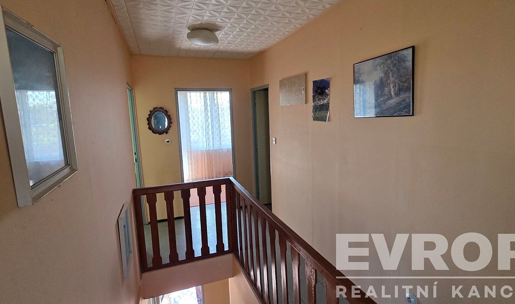 Prodej domu 198 m² s pozemkem 275 m², Velký Osek – náhled fotky 8