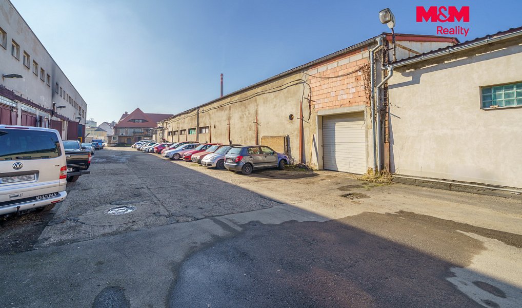 Pronájem obchodních prostor 1 100 m², Teplice – náhled fotky 4