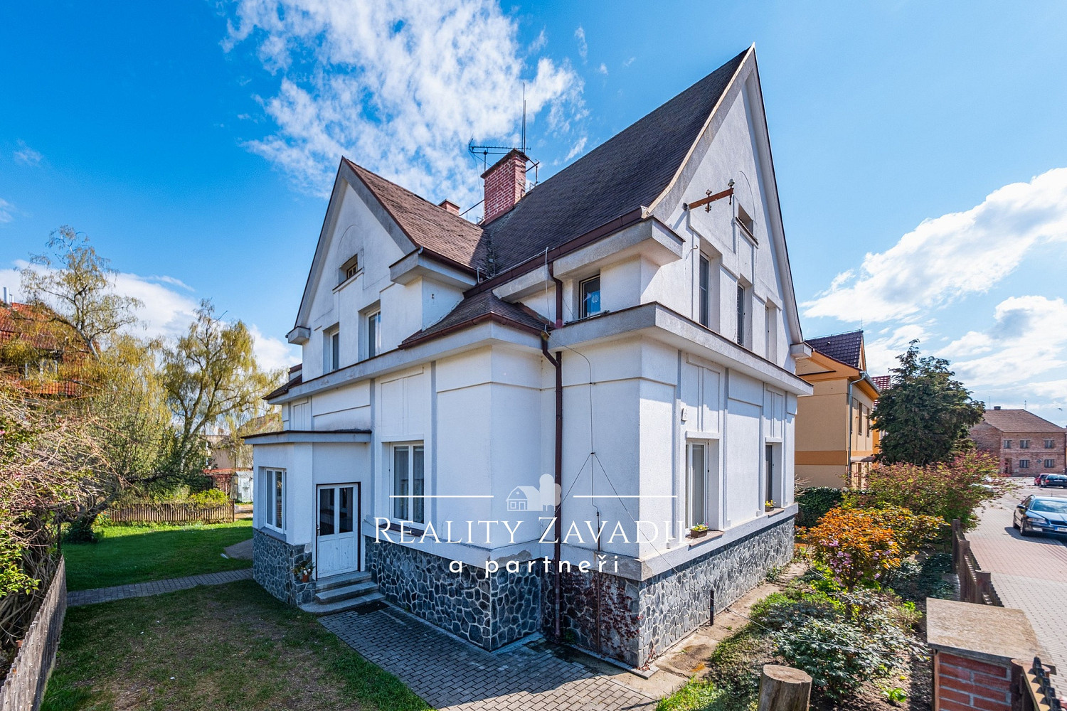 Prodej domu 216 m² s pozemkem 1 160 m²