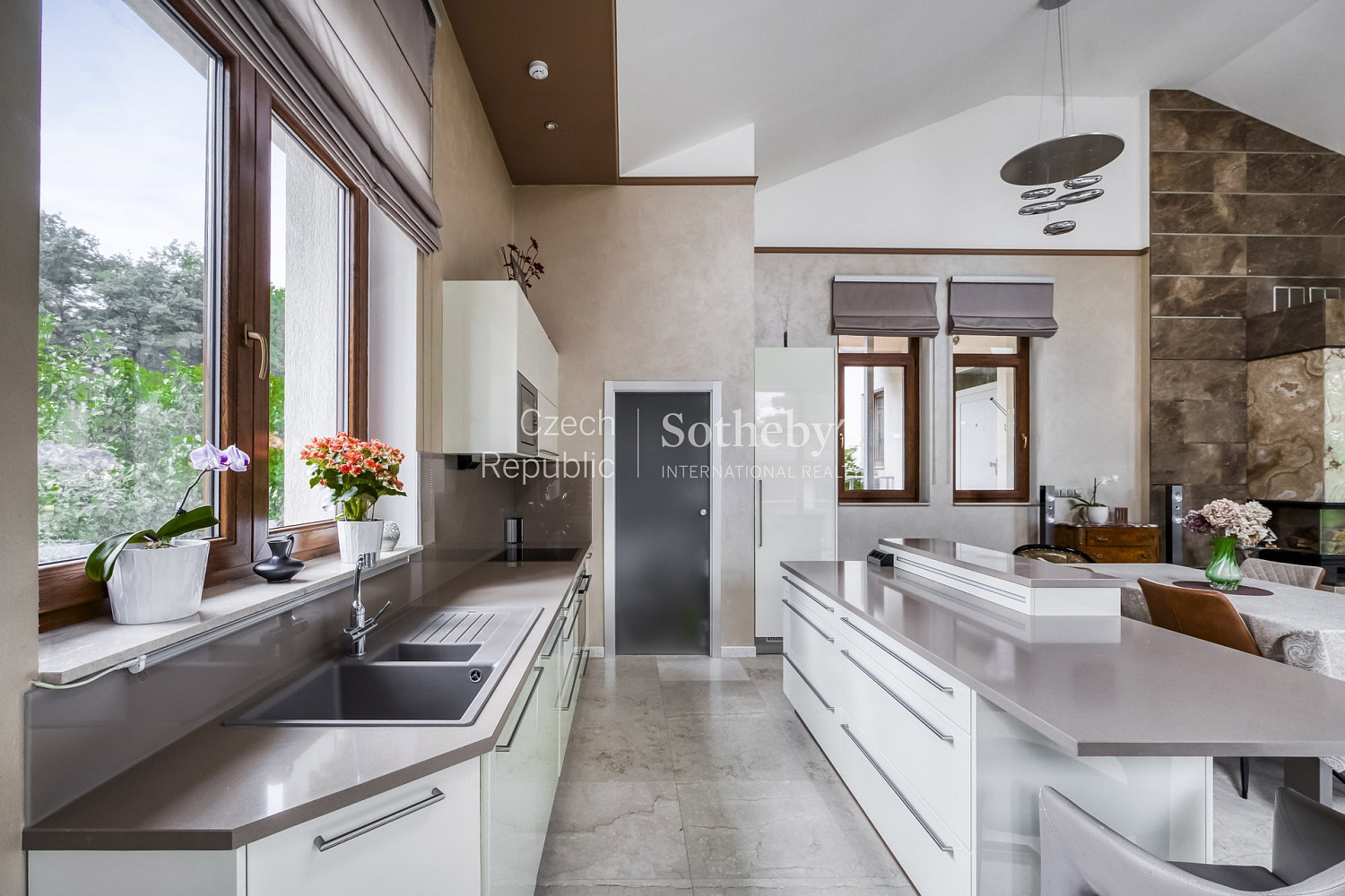 Prodej ubytovacího objektu 320 m² – fotografie 5