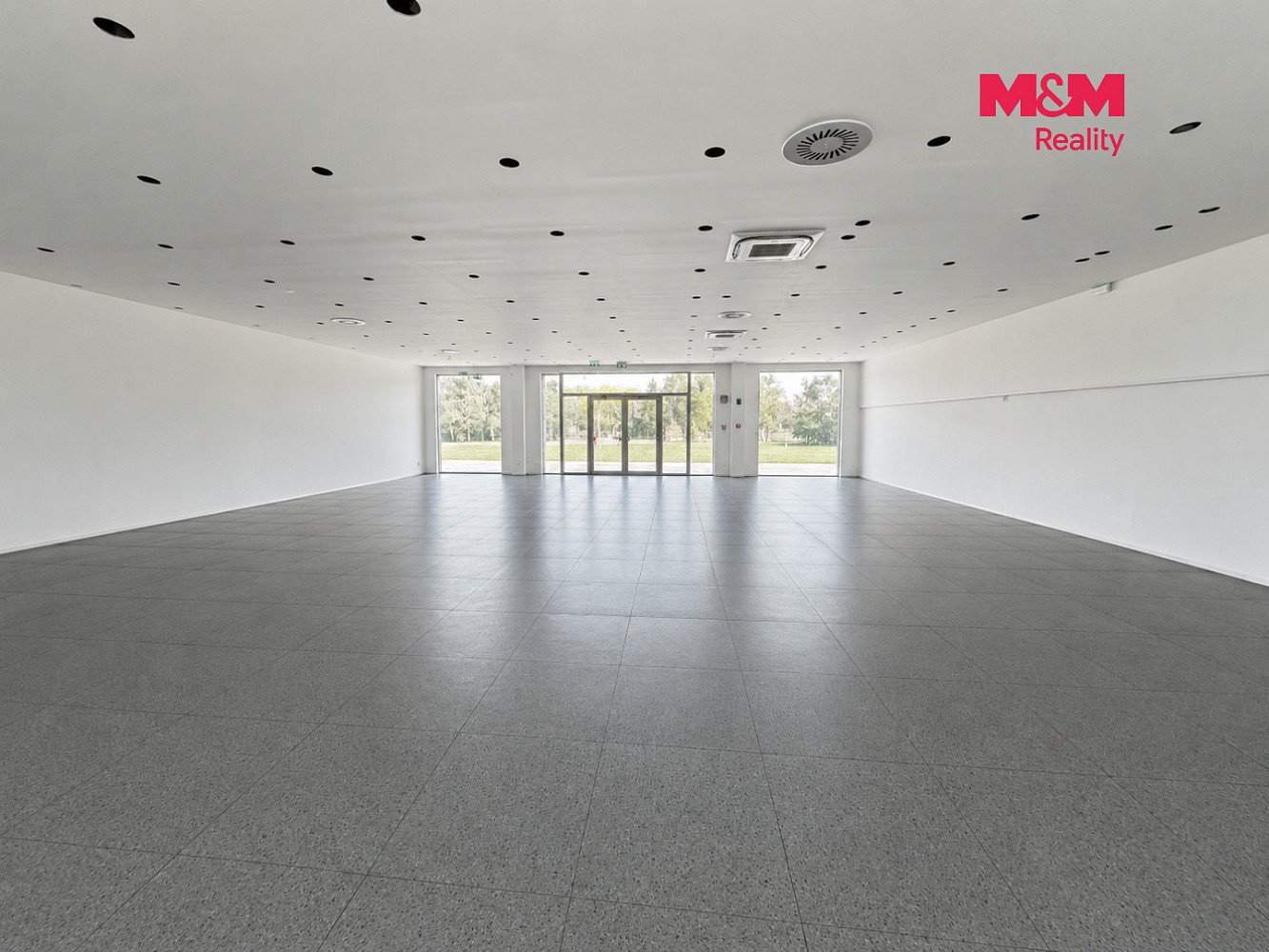 Pronájem obchodních prostor 420 m² – fotografie 4