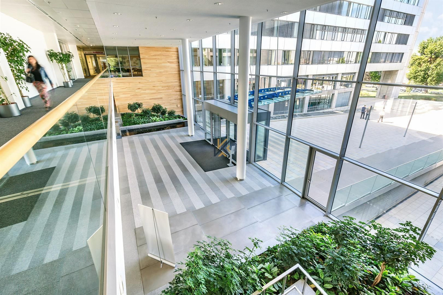 Pronájem kanceláře 1 577 m² – fotografie 5
