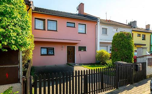 Prodej domu 140 m² s pozemkem 315 m², Na Hůrce, Vroutek, okres Louny