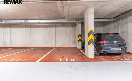 Pronájem garážového stání 13 m2, Praha 9 - Hrdlořezy, V třešňovce, Praha 9 - Hrdlořezy