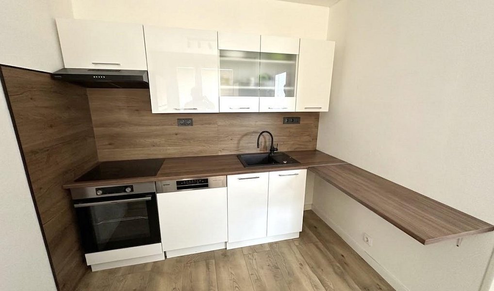 Prodej bytu 3+1 69 m², Teplice – náhled fotky 2