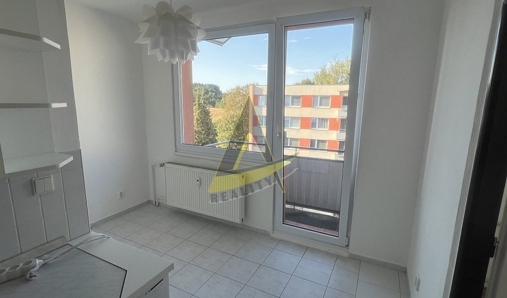 Pronájem bytu 3+1 70 m², Kaplice – náhled fotky 2