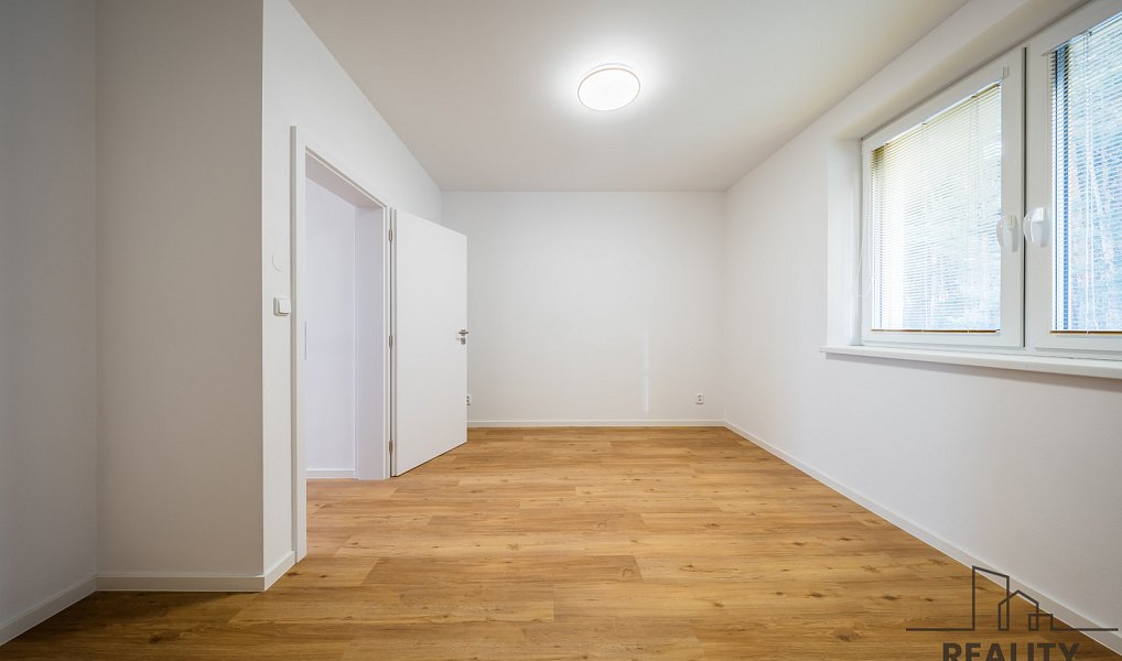 Prodej domu 225 m² s pozemkem 320 m², Vracov – náhled fotky 19