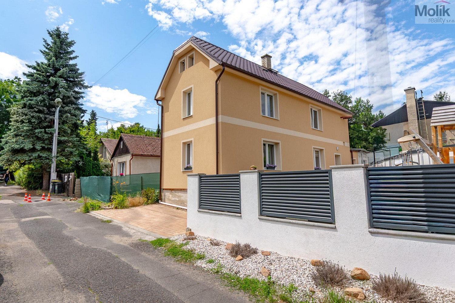 Prodej domu 105 m² s pozemkem 253 m²