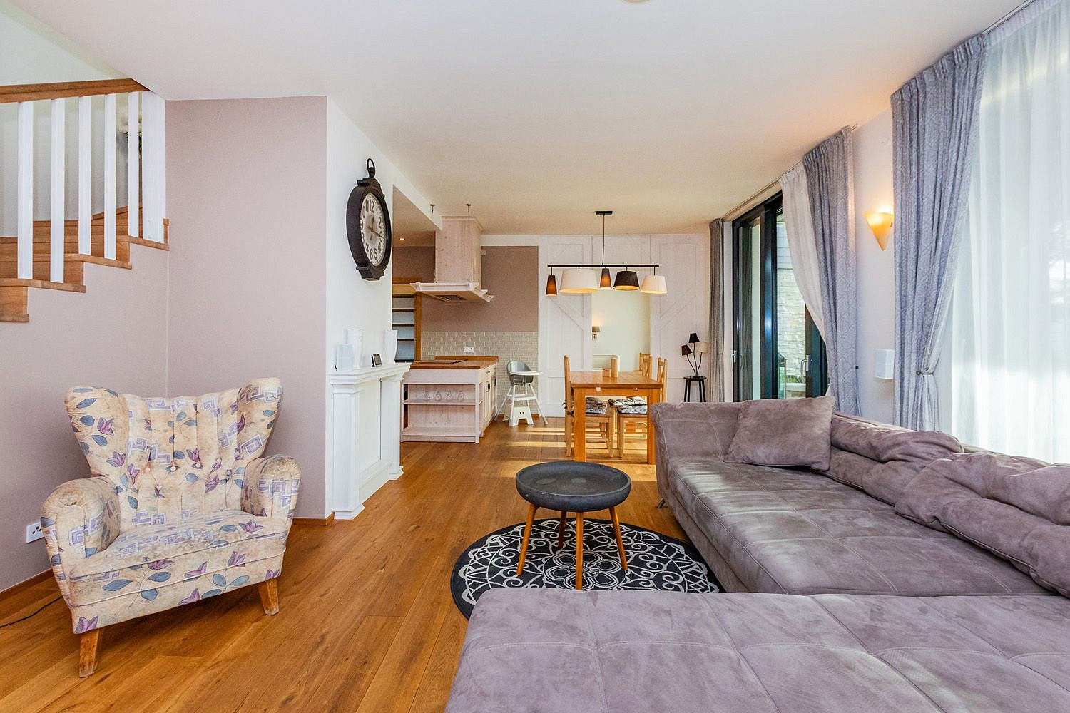 Prodej domu 199 m² s pozemkem 600 m² – další