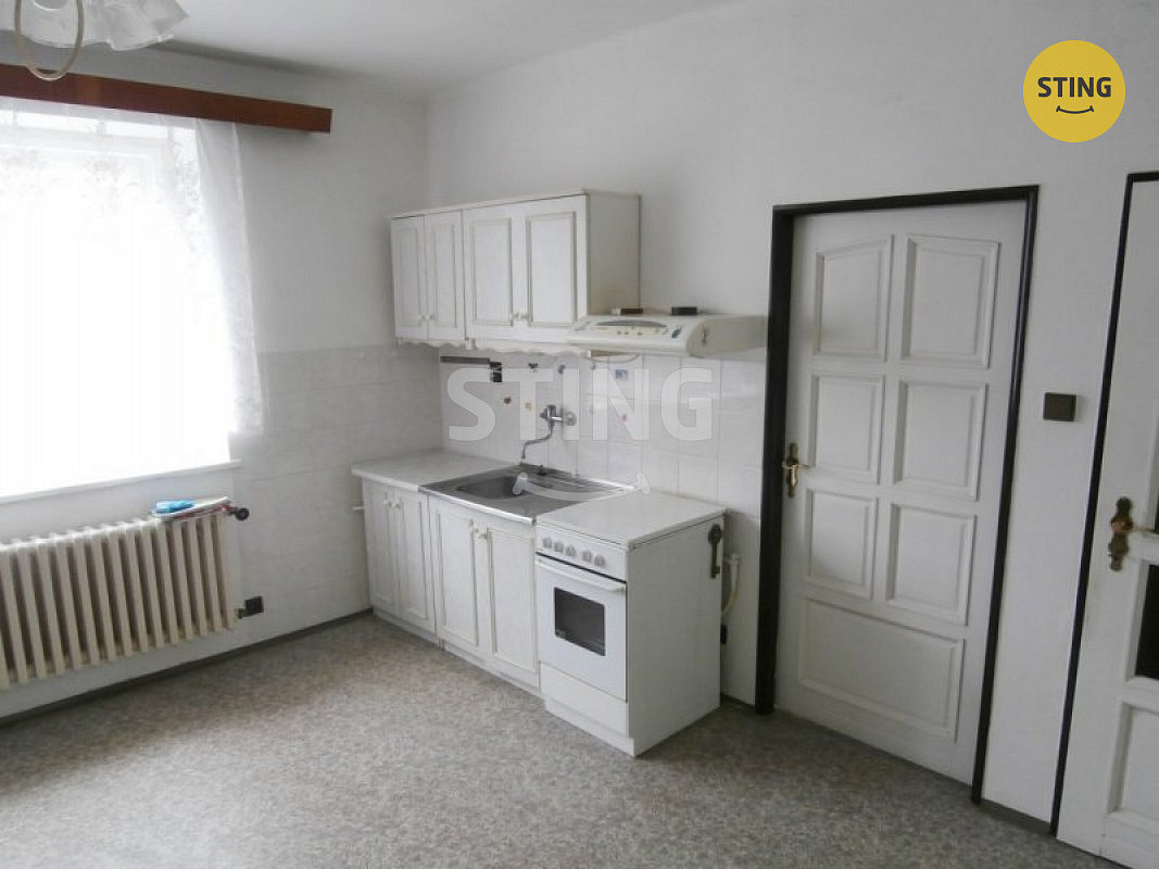 Prodej domu 200 m² s pozemkem 1 747 m² – fotografie 3
