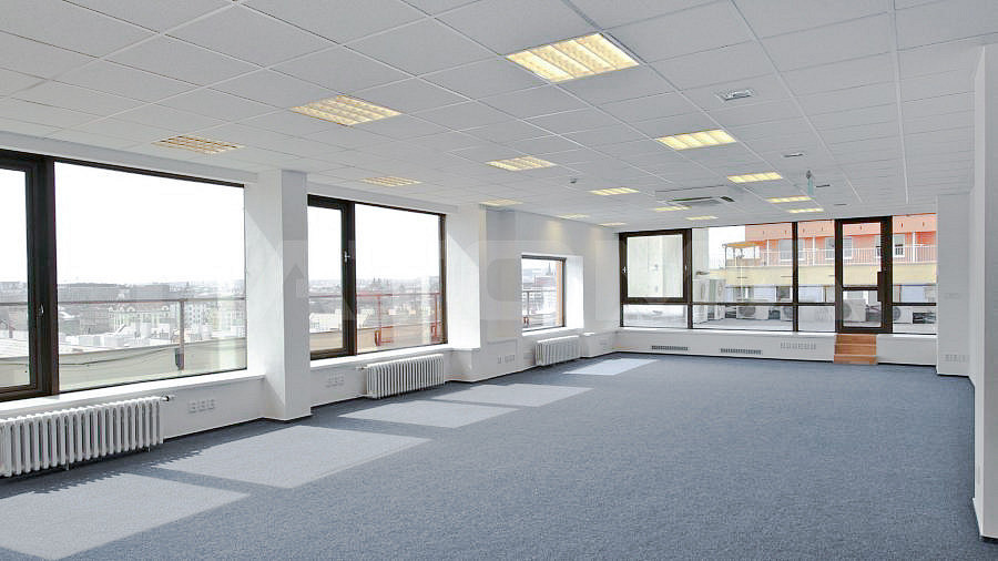 Pronájem kanceláře 368 m² – fotografie 2