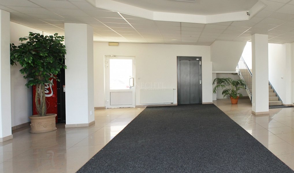 Pronájem kanceláře 16 m², Karlovy Vary – náhled fotky 4