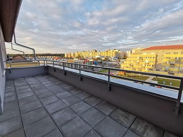 Pronájem bytu 1+kk 35 m² — photo 3