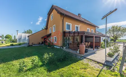 Prodej domu 205 m² s pozemkem 180 m², Bakov nad Jizerou - Zvířetice, okres Mladá Boleslav