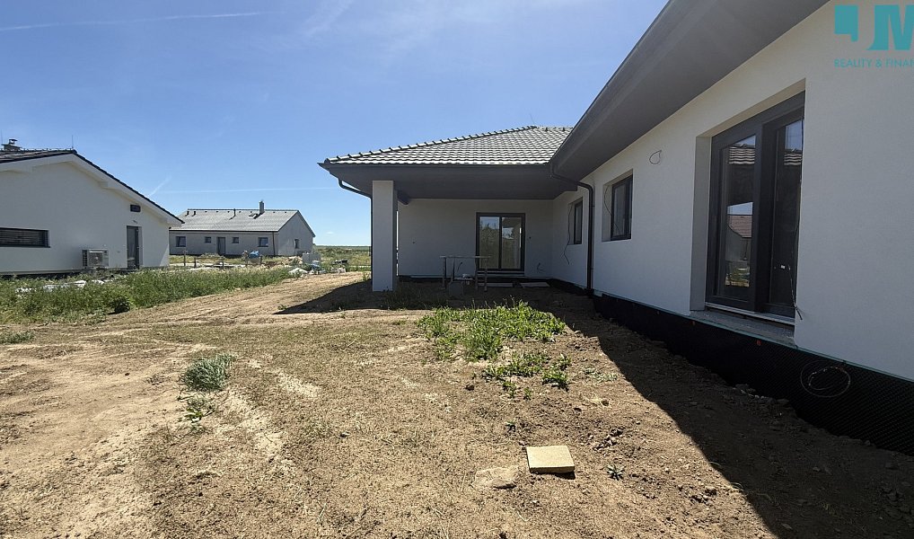 Prodej domu 228 m² s pozemkem 899 m², Hrotovice – náhled fotky 8