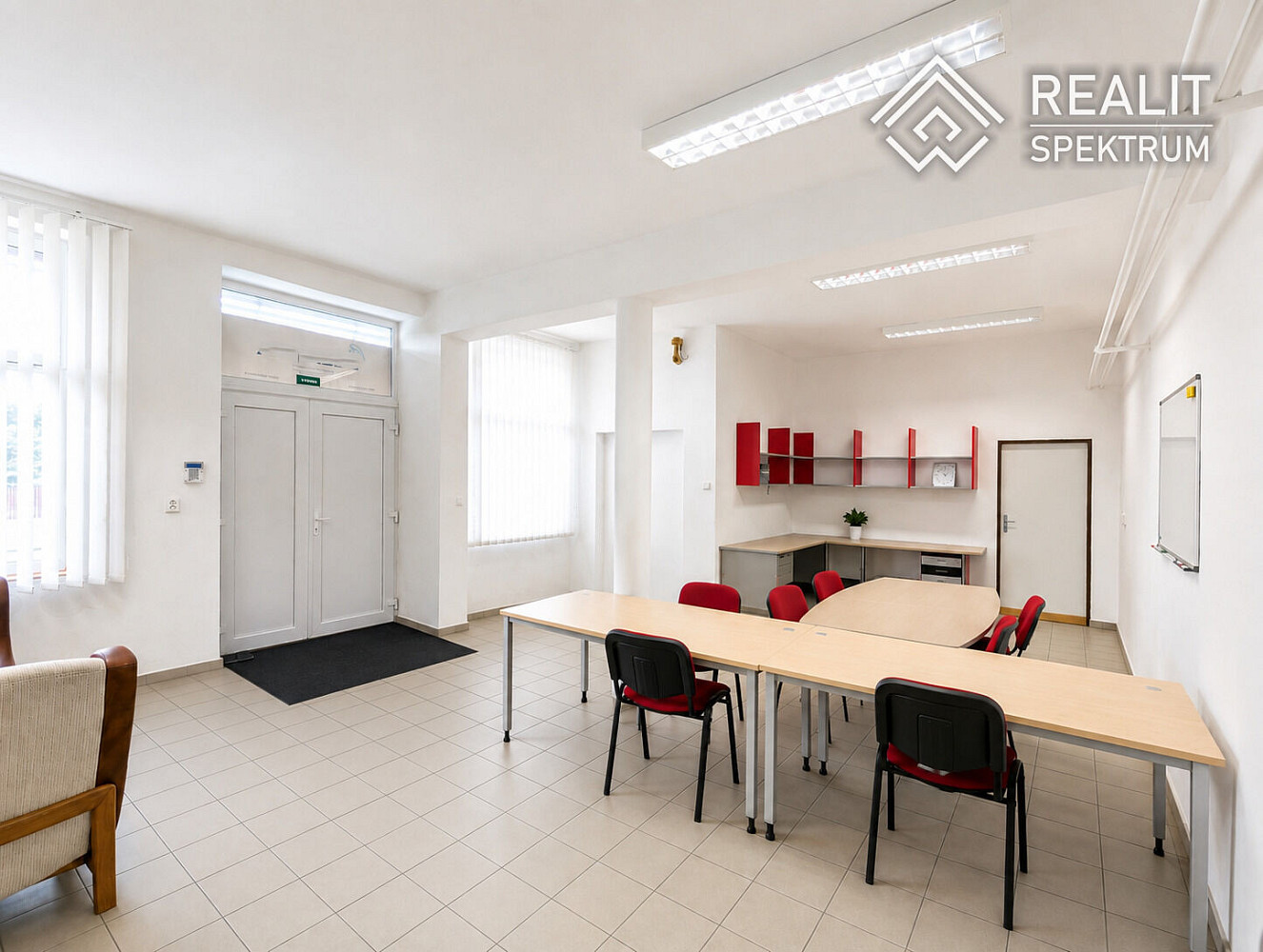 Pronájem obchodních prostor 128 m² – fotografie 3