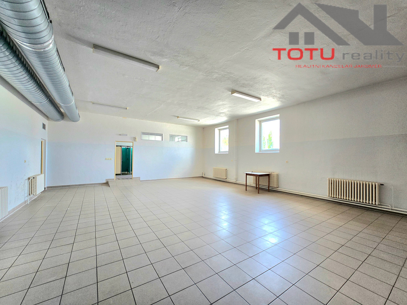 Pronájem kanceláře 400 m² – fotografie 5