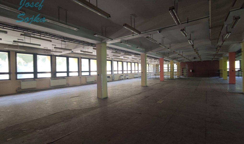 Pronájem skladovacích prostor 4 500 m², Adamov – náhled fotky 5