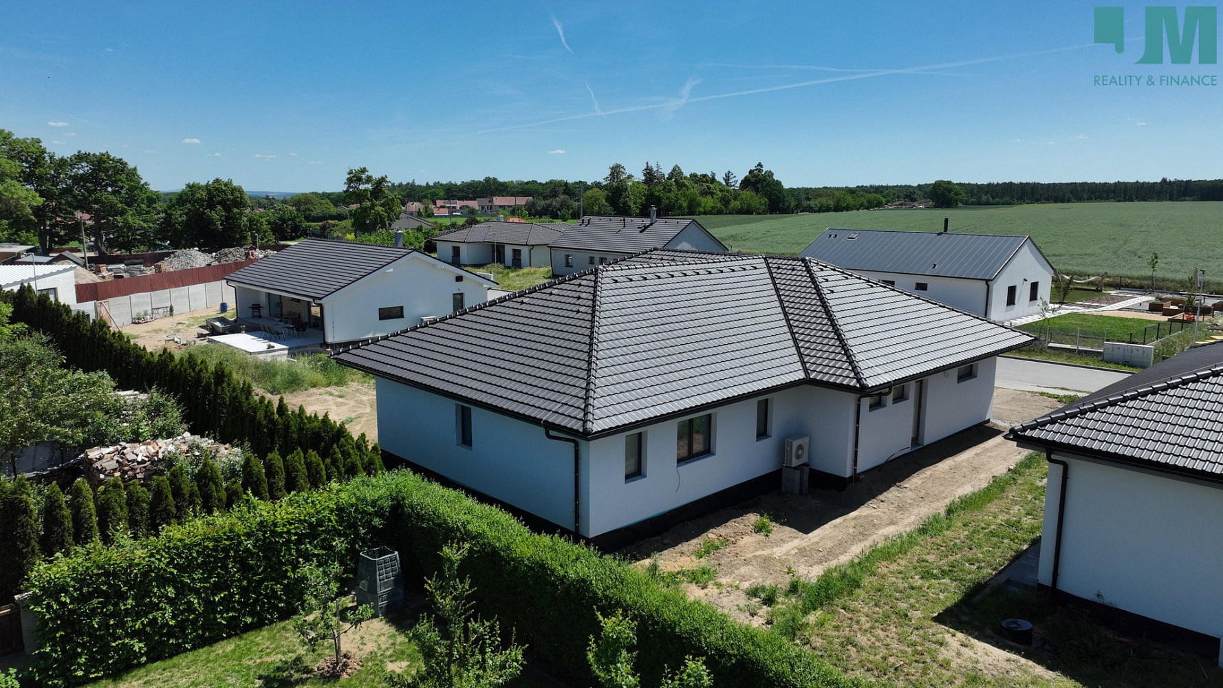 Prodej domu 228 m² s pozemkem 899 m² – fotografie 2