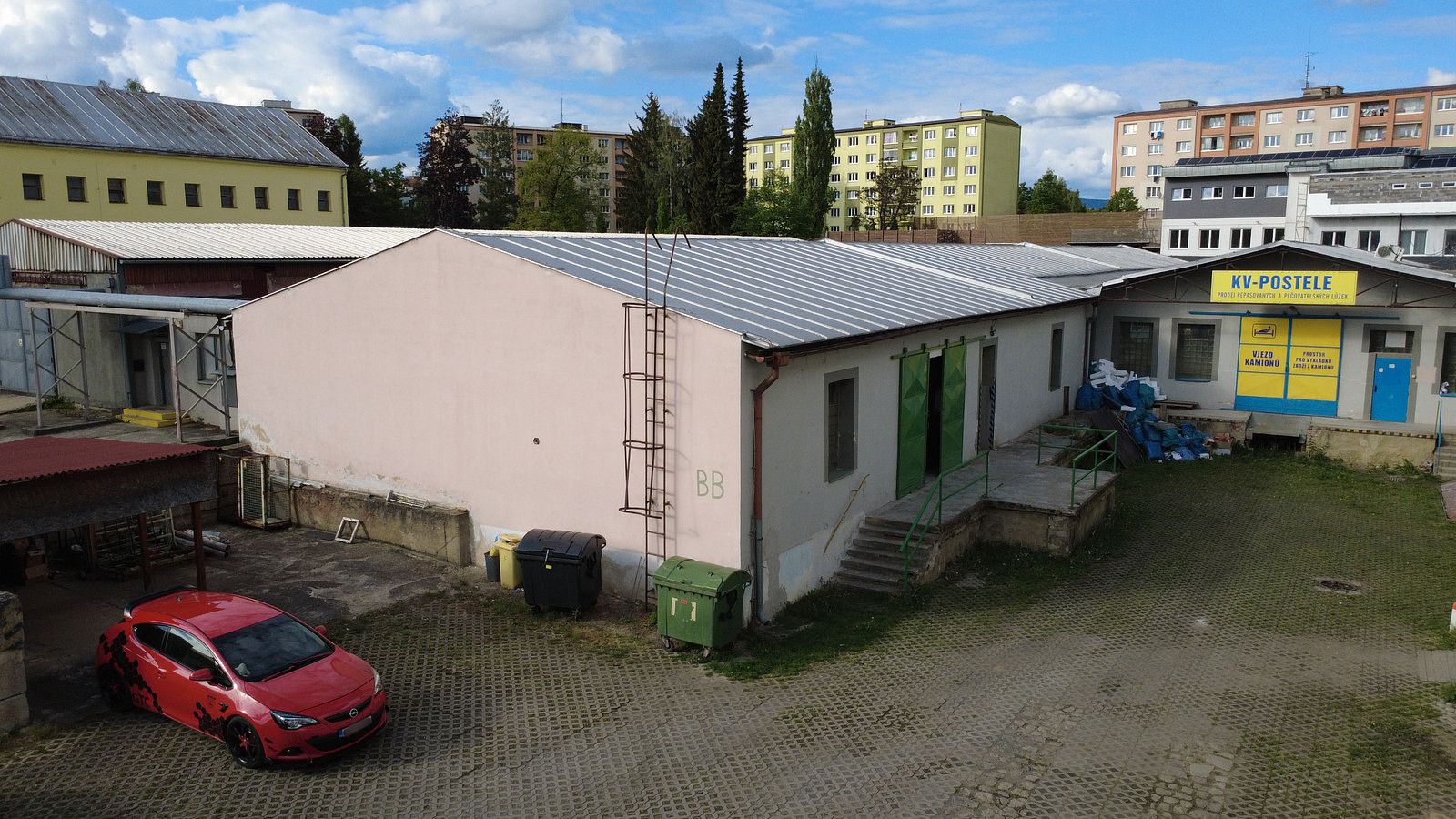 Pronájem skladovacích prostor 263 m²
