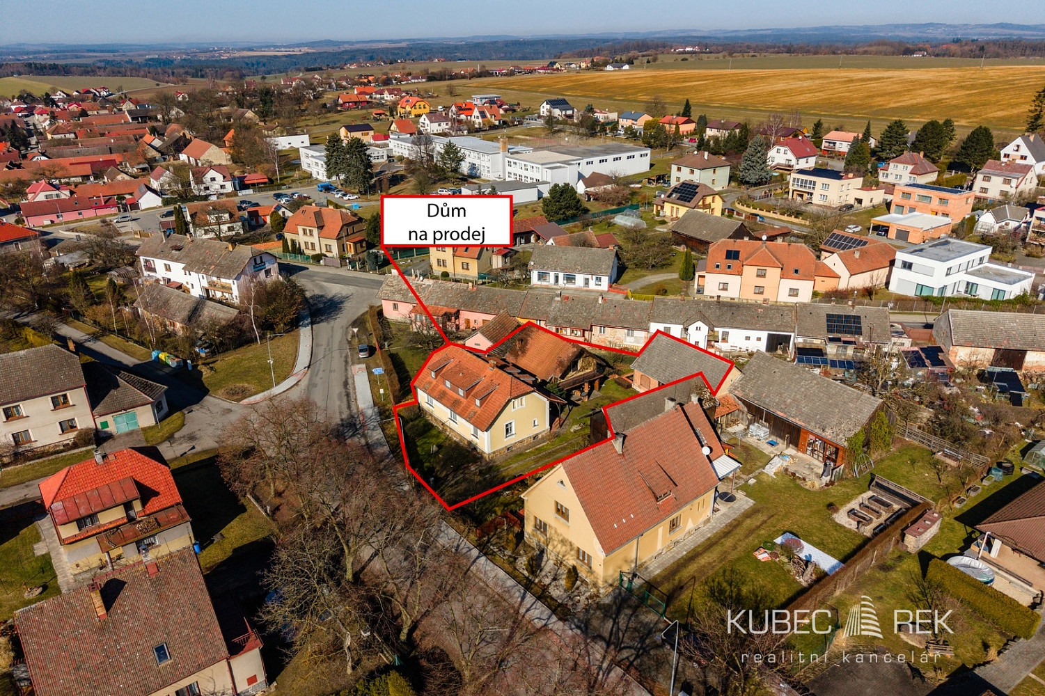 Prodej domu 240 m² s pozemkem 1 143 m² – fotografie 3