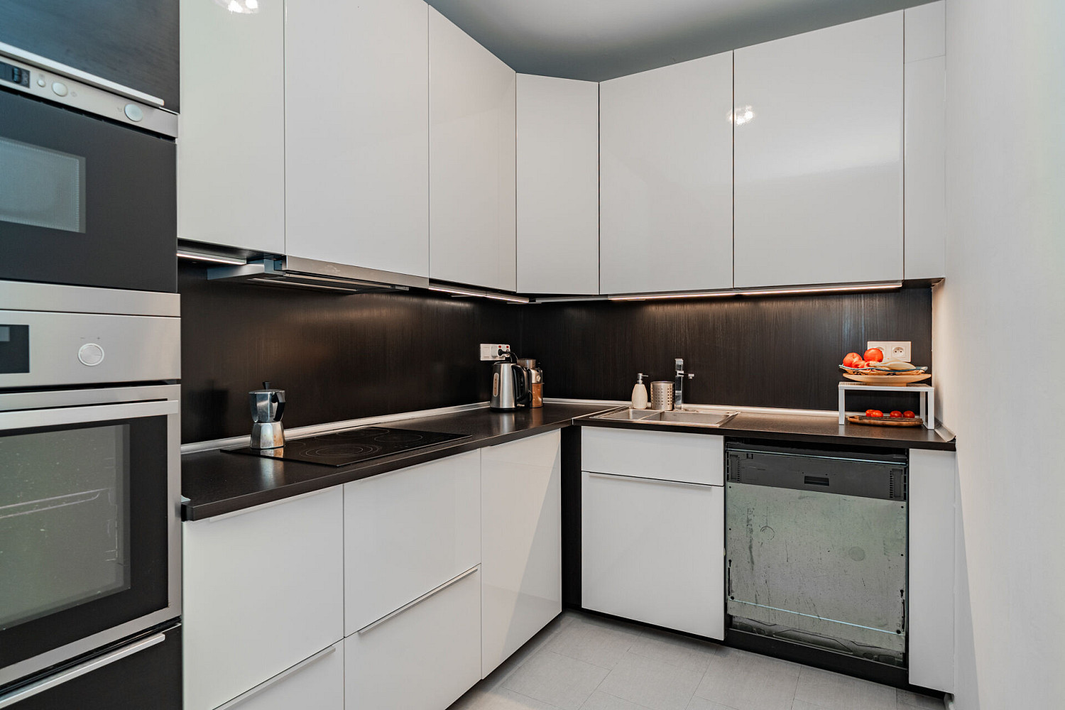 Pronájem bytu 3+kk 86 m² – fotografie 2
