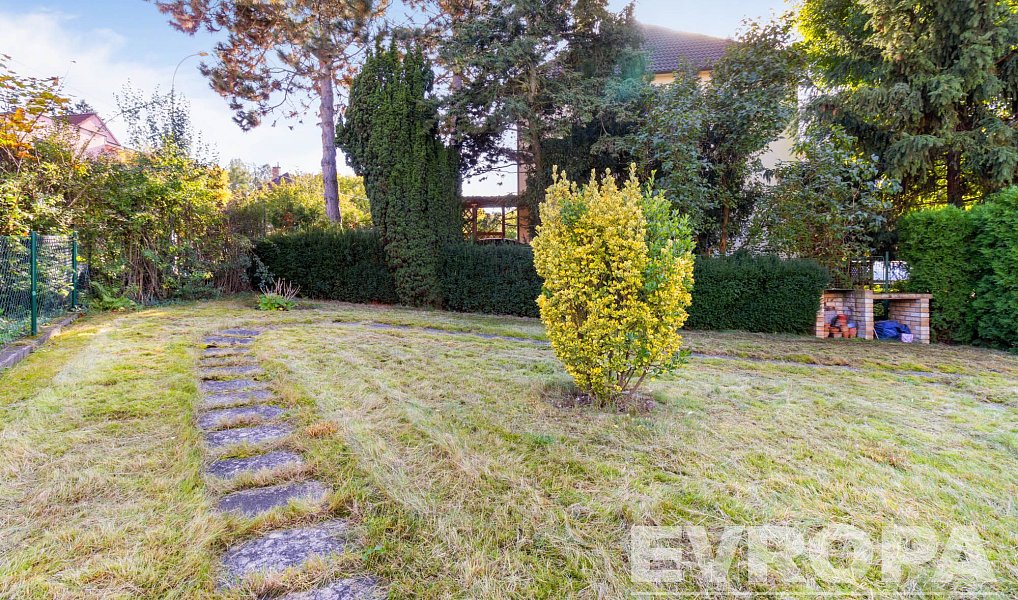 Pronájem domu 220 m² s pozemkem 409 m², Praha – náhled fotky 29