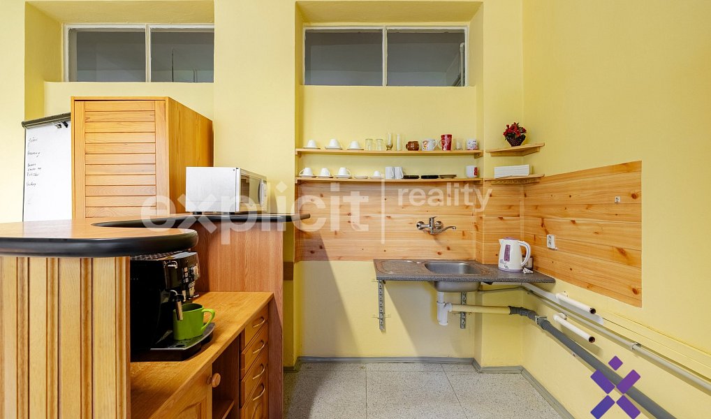 Prodej výrobních prostor 1 837 m², Šardice – náhled fotky 12