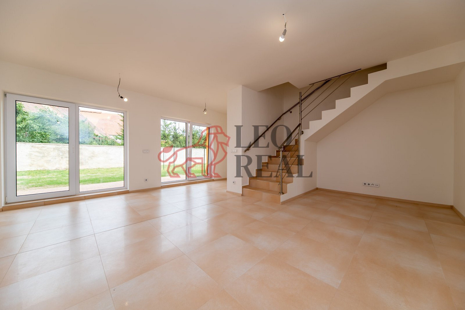 Prodej domu 150 m² s pozemkem 398 m² – fotografie 2