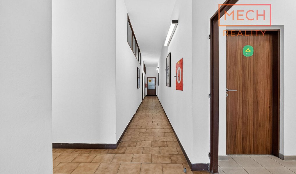 Prodej výrobních prostor 1 347 m², Bzenec – náhled fotky 18