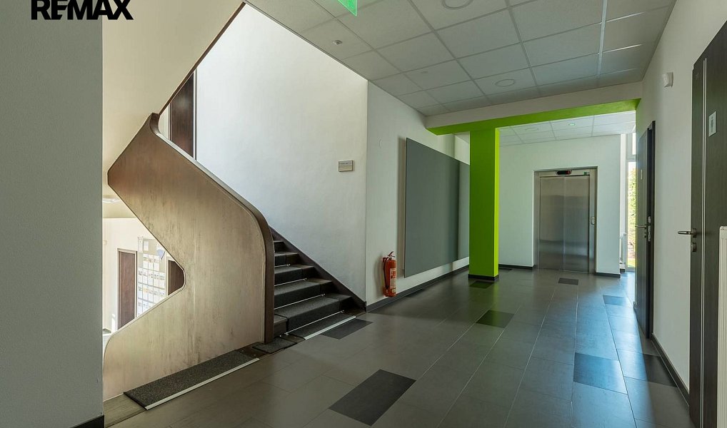Pronájem kanceláře 24 m², Uherské Hradiště – náhled fotky 8