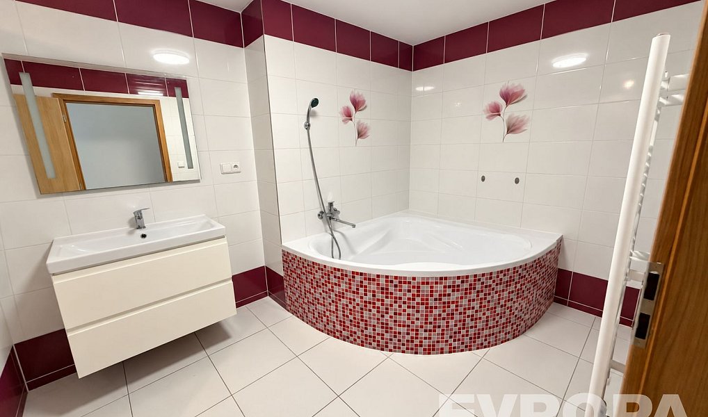Prodej domu 205 m² s pozemkem 708 m², Lnáře – náhled fotky 7