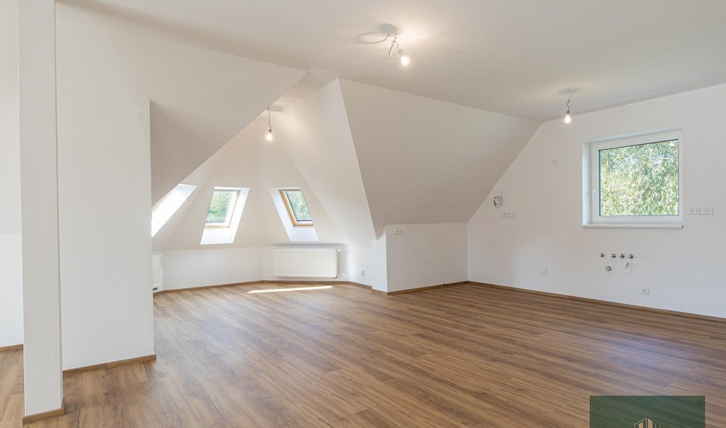 Prodej domu 240 m² s pozemkem 1 011 m², Rokycany – náhled fotky 21