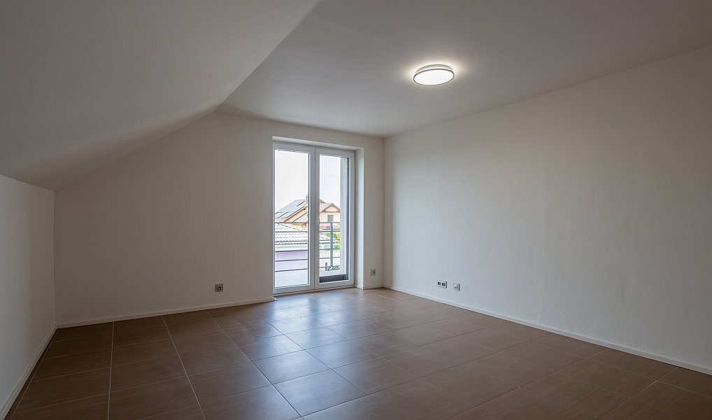 Prodej domu 150 m² s pozemkem 695 m², Staré Jesenčany – náhled fotky 18
