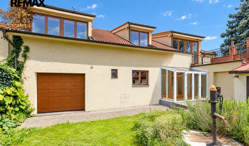 Pronájem domu 211 m² s pozemkem 401 m², Praha – náhled fotky 34