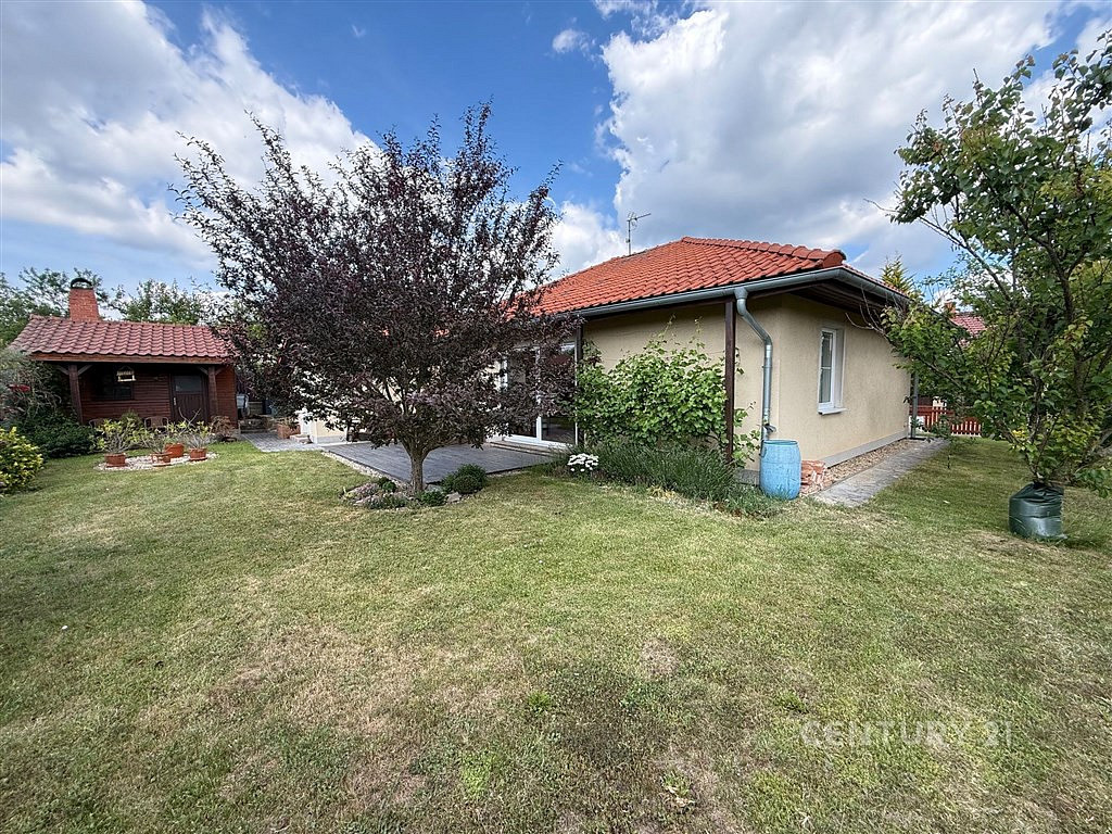 Pronájem domu 110 m² s pozemkem 594 m² — photo 2
