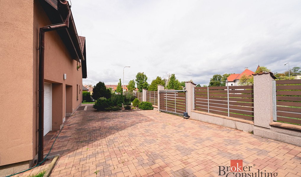 Prodej domu 322 m² s pozemkem 1 262 m², Plzeň – náhled fotky 47