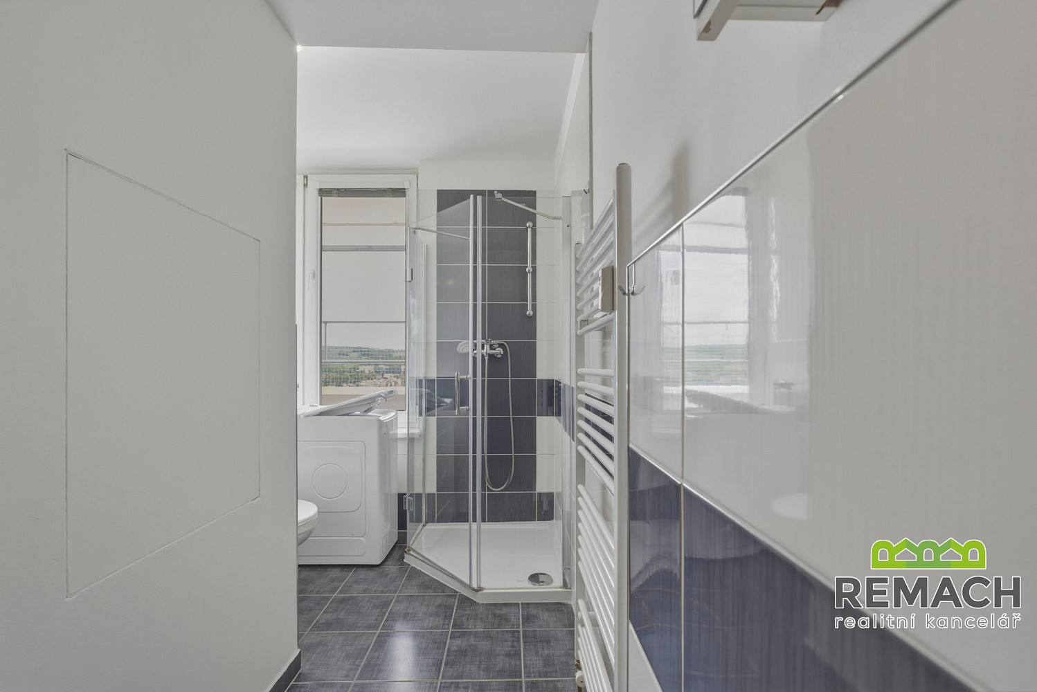 Pronájem bytu 1+kk 33 m² – fotografie 4