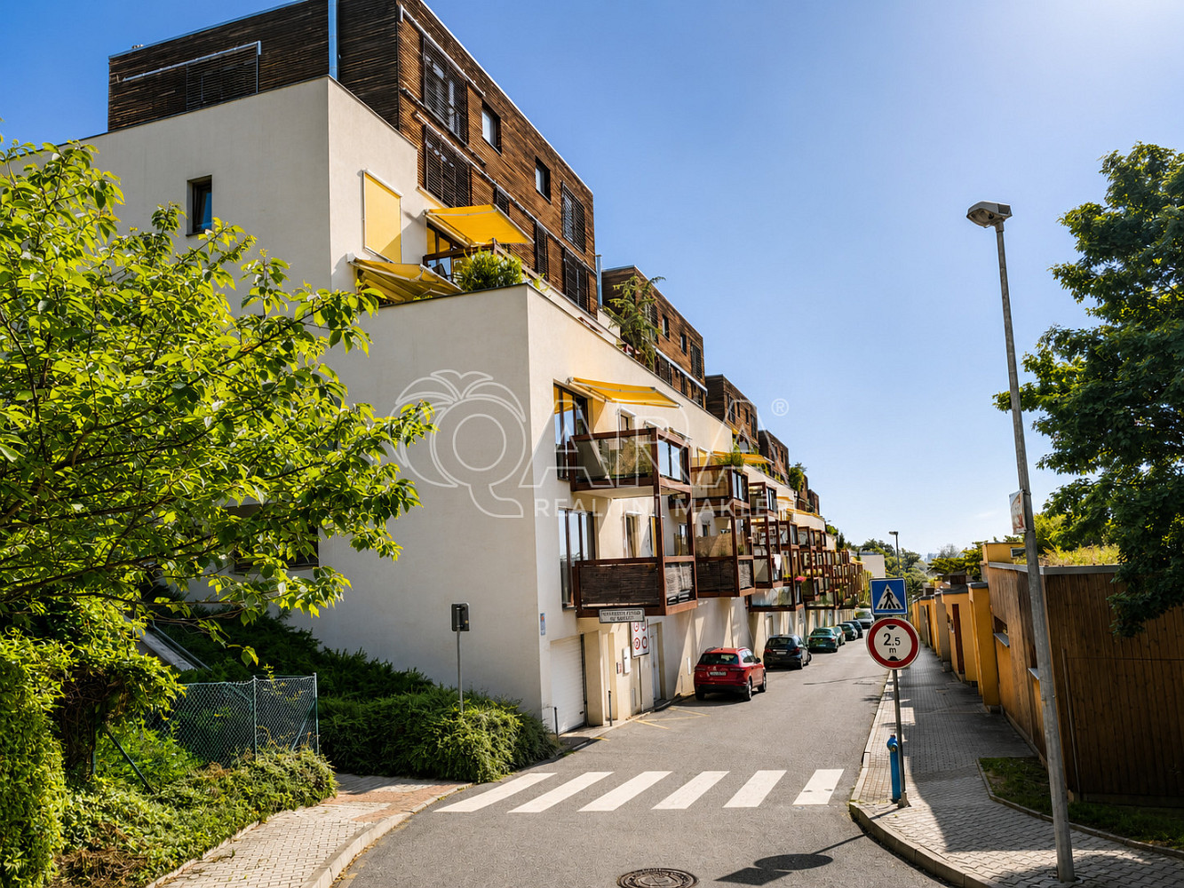 Pronájem bytu 2+kk 81 m² — photo 3