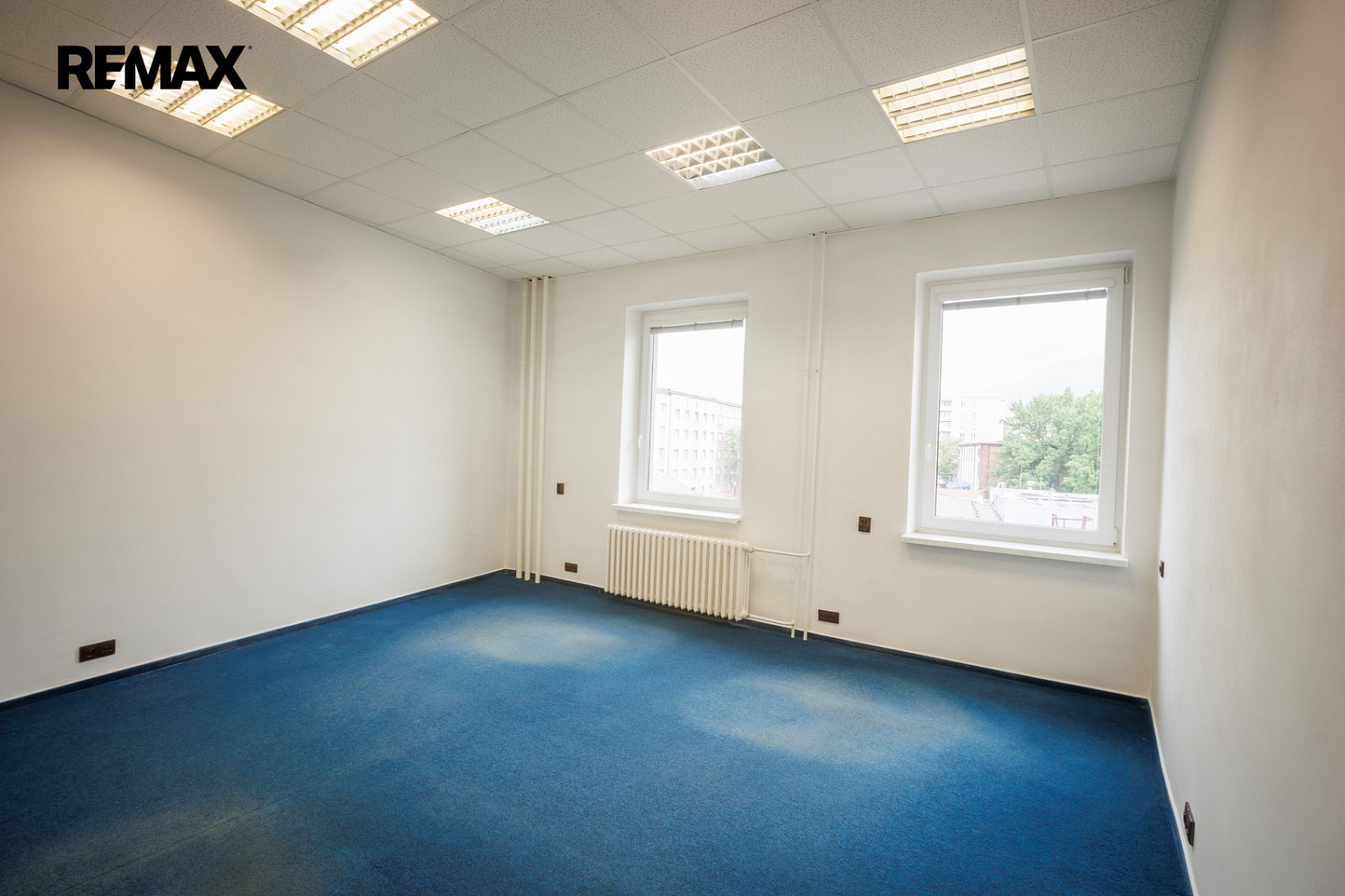 Pronájem kanceláře 22 m² — photo 2