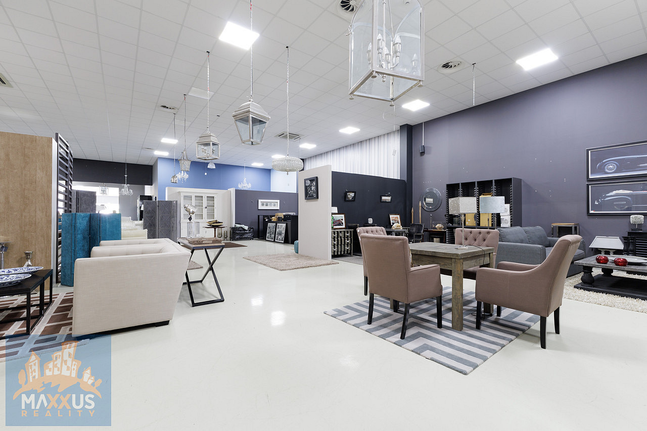 Pronájem obchodních prostor 396 m² – pohled 2