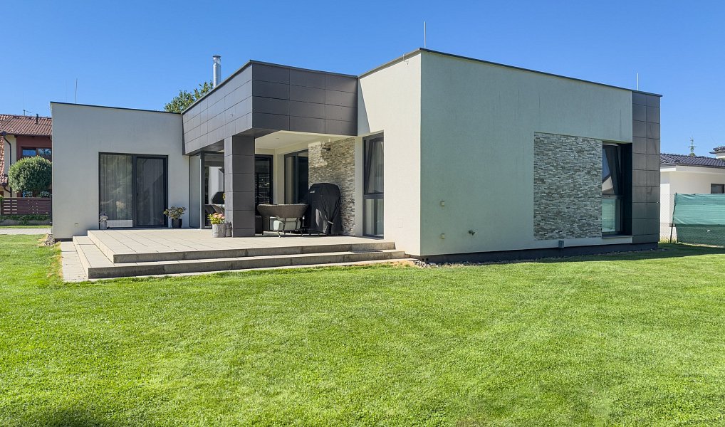 Prodej domu 181 m² s pozemkem 951 m², Kamenice – náhled fotky 4