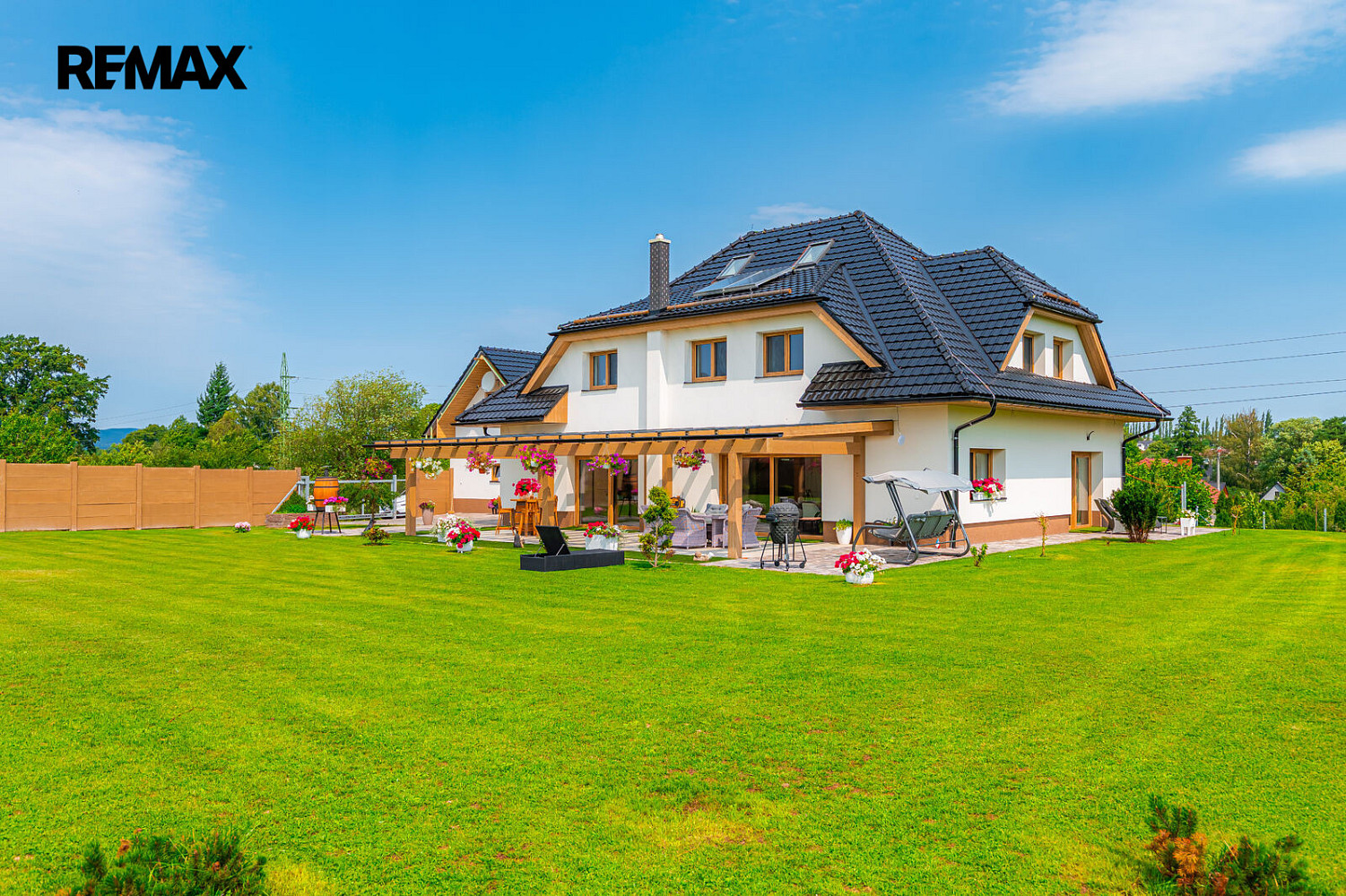 Prodej domu 350 m² s pozemkem 2 074 m² – fotografie 2